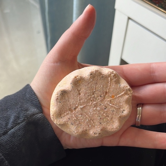 Hand crafted premium cozy ginger cinnamon honey and milk latte bath bombs - Picture 5 of 5